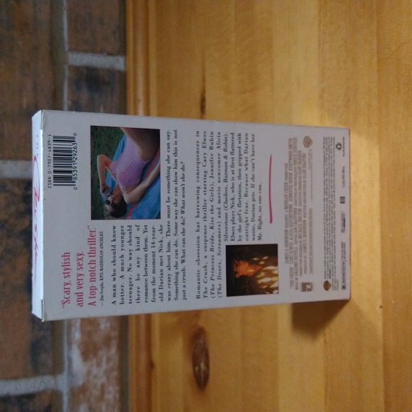 6/$15 The Crush mystery thriller VHS tape - Picture 3 of 7